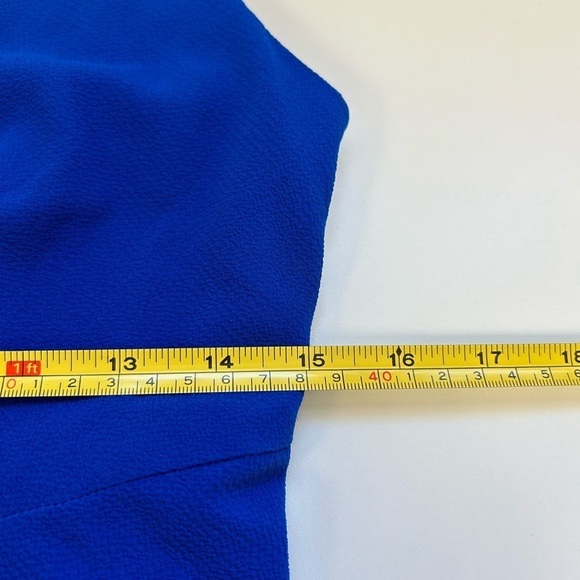 Nicole Miller York Royal Blue Dress
High-low Sleeveless/ Cocktail Dress/ Size 6 - Picture 8 of 10
